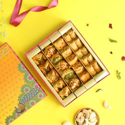 Pista Tart Almond Tart Pyramid N Cashew Square Baklava