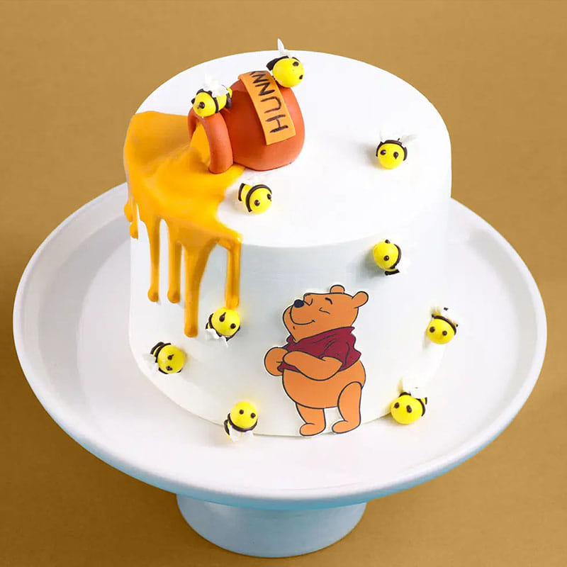 Pooh Bear N Bees Cake