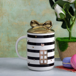 Pretty Black Mug With Bow Lid