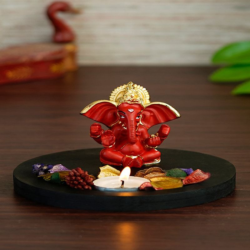 Red Ganpati Murti