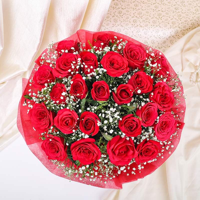 24 red roses Bunch in topped View
