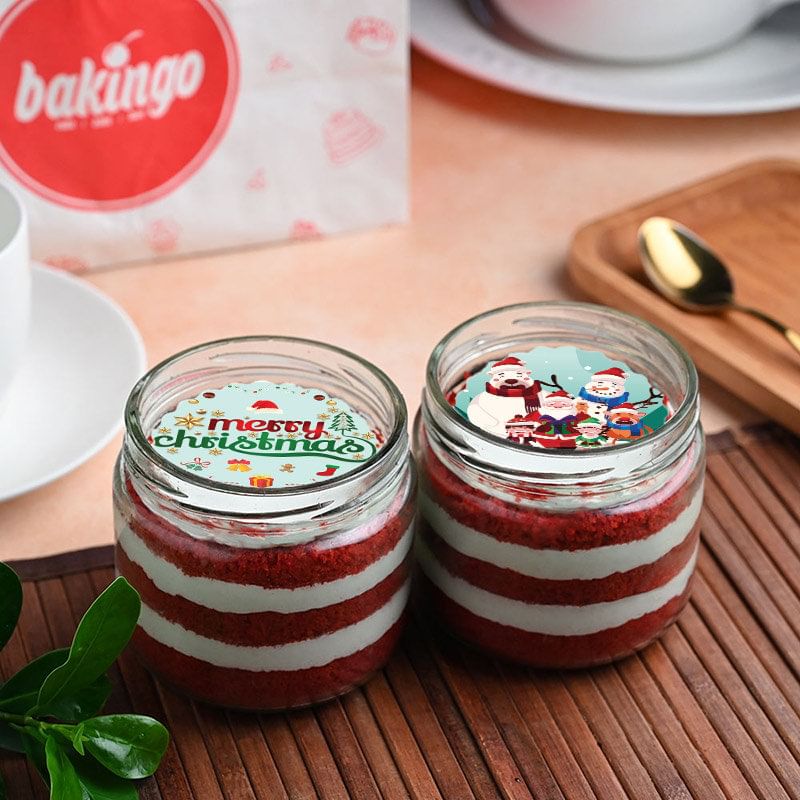 Side View of Xmas Photo Jar Cakes Set