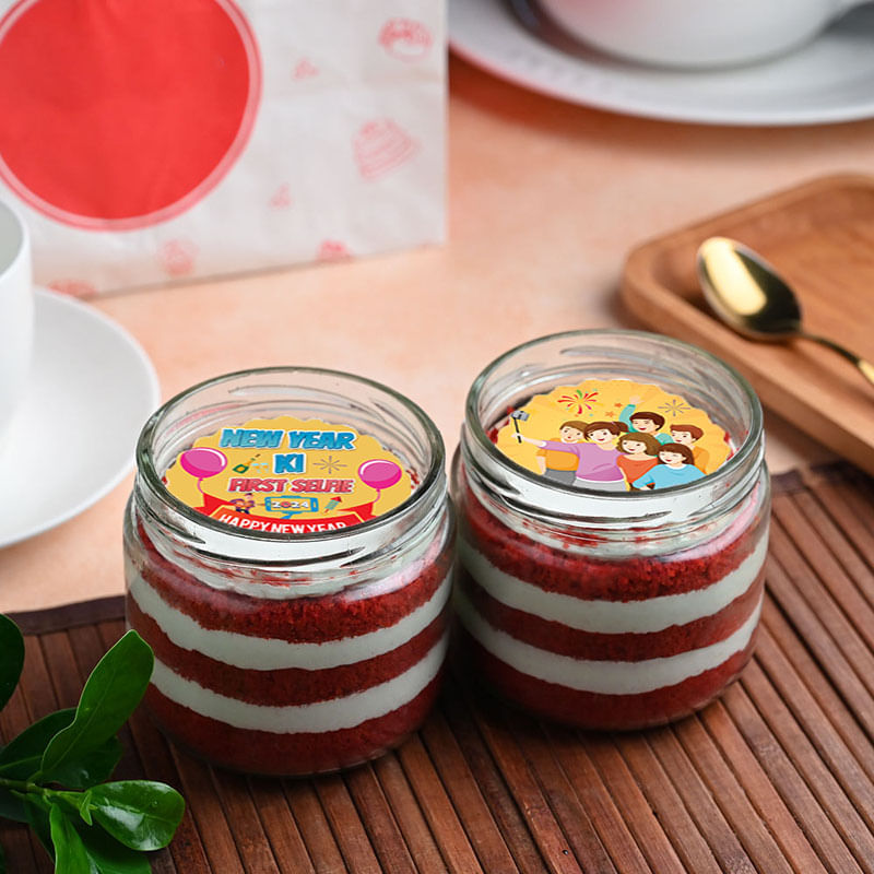 Special New Year cake : Redvelvet Photo Jar Cakes 