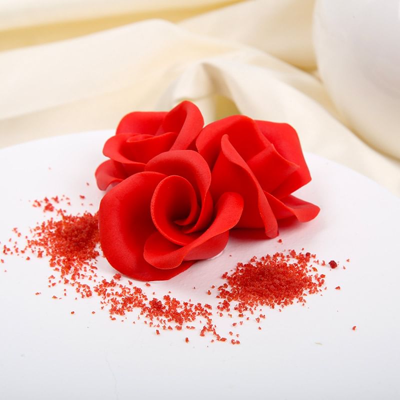 Round Shaped Romantic Red Velvet Cake