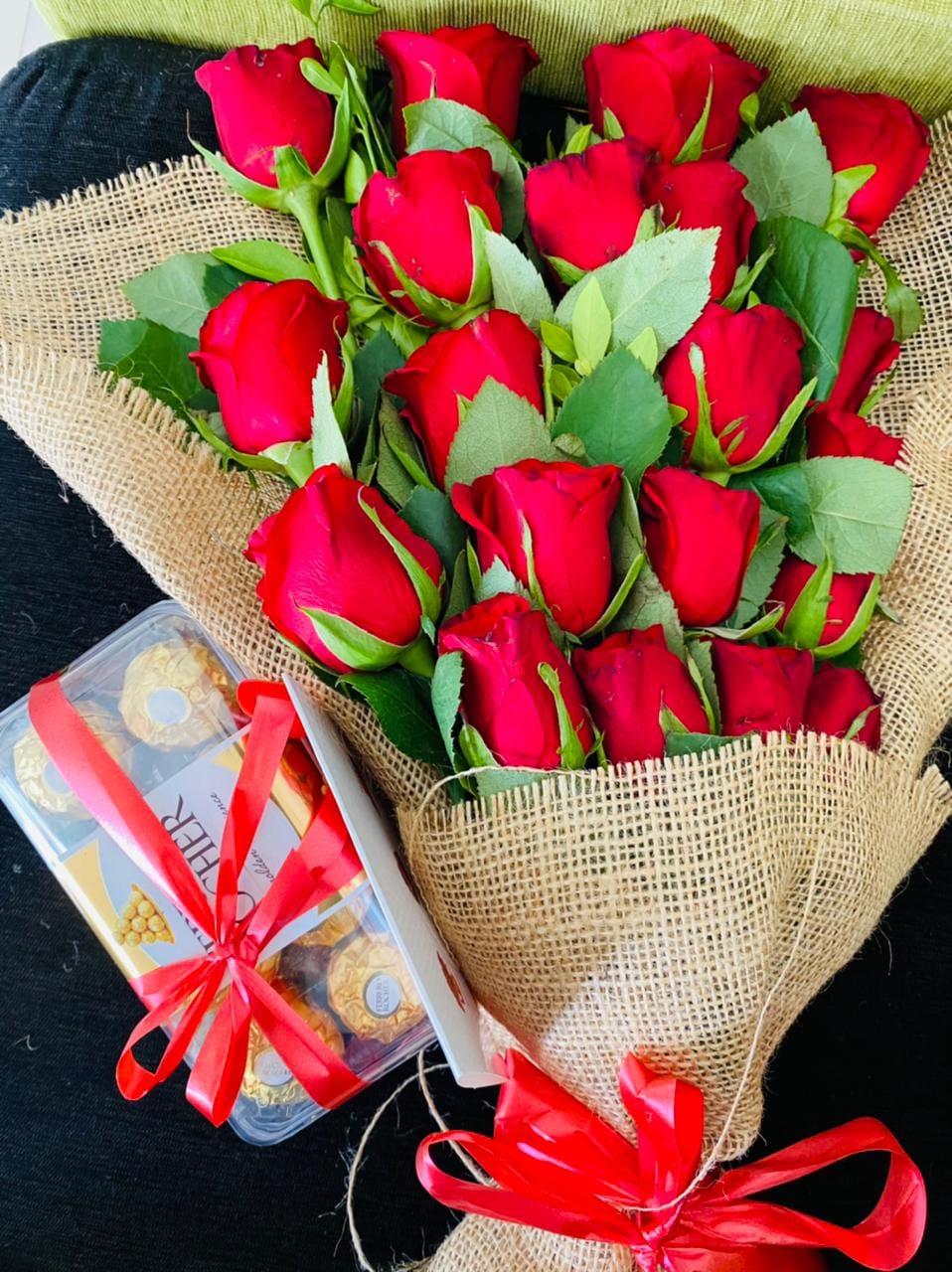 https://imgcdn.floweraura.com/review_cust/6B3B41E2-298E-4EDD-B775-050CC709093E_1.jpeg