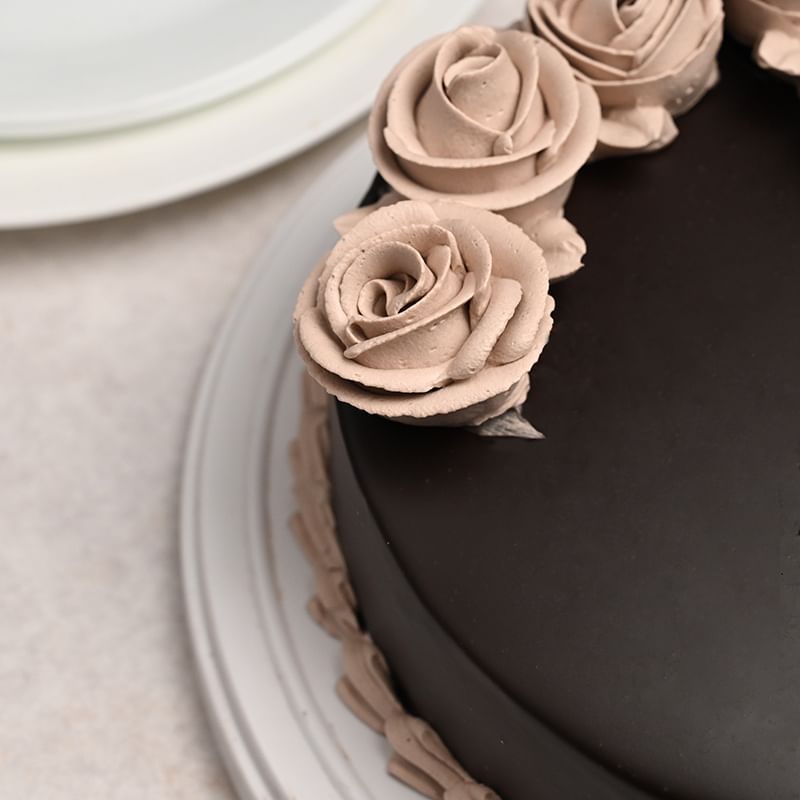 Rich Creamy Chocolate Valentine Cake