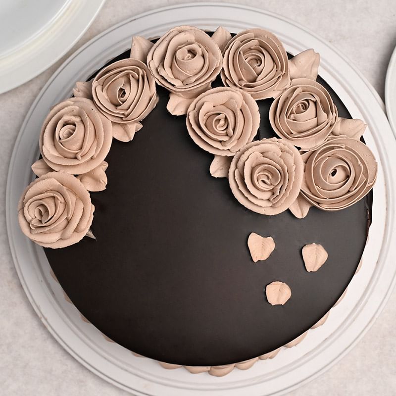 Rich Creamy Chocolate Valentine Cake