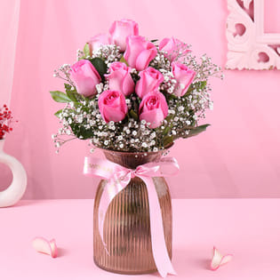 Romantic Artistry Of Pink Roses