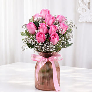 Romantic Artistry Of Pink Roses