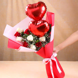 Romantic Roses N Balloon Bouquet