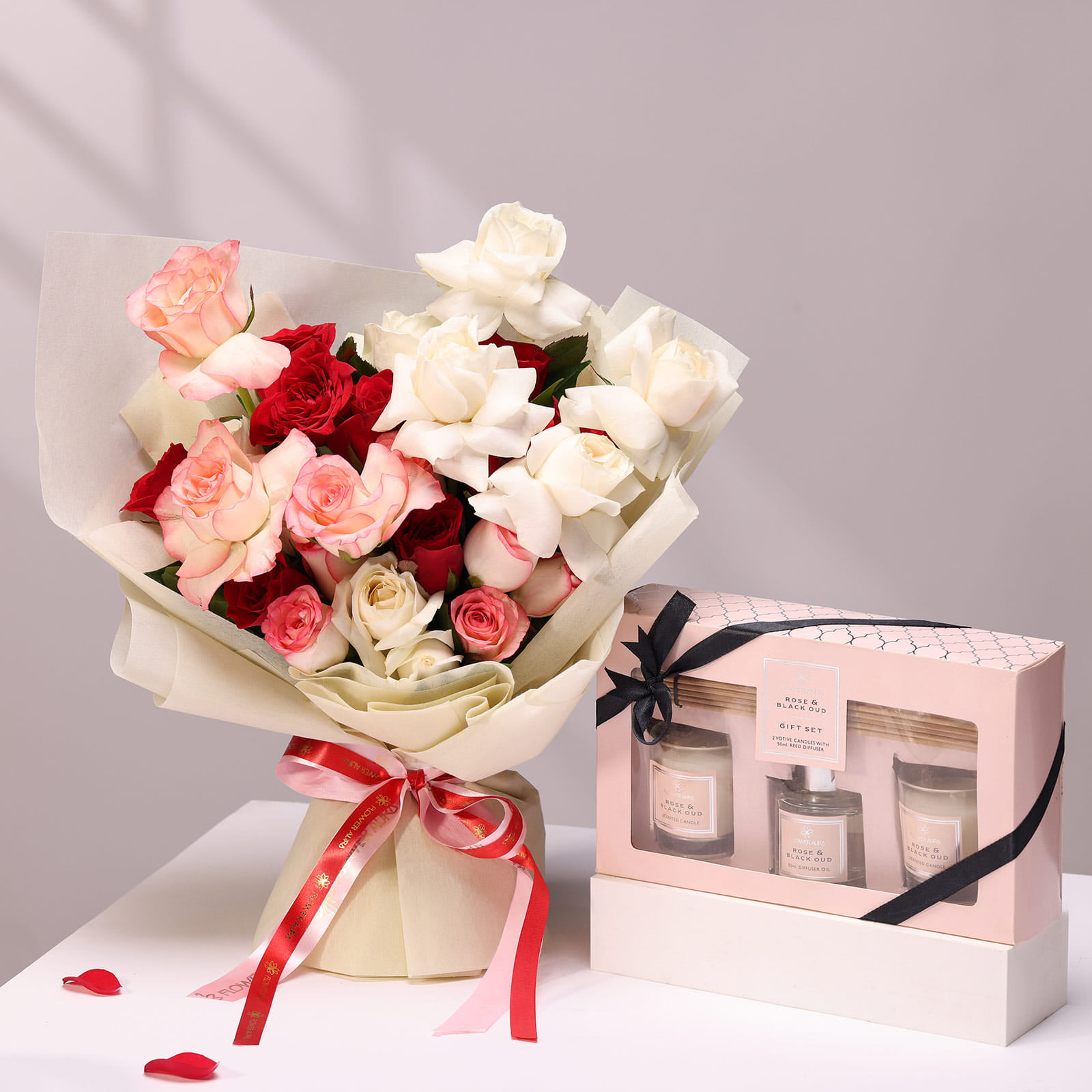 Rose Bouquet With Aroma Diffuser Set