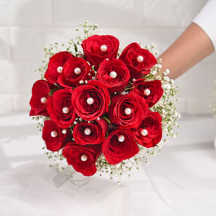 15 Red Roses
