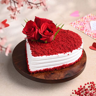 Rosy Kiss Red Velvet Cake