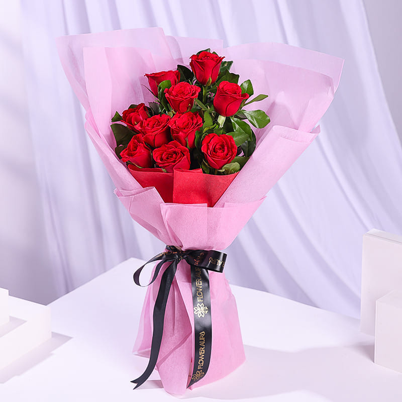 Rosy Romance Bouquet N Heart Choco Cake