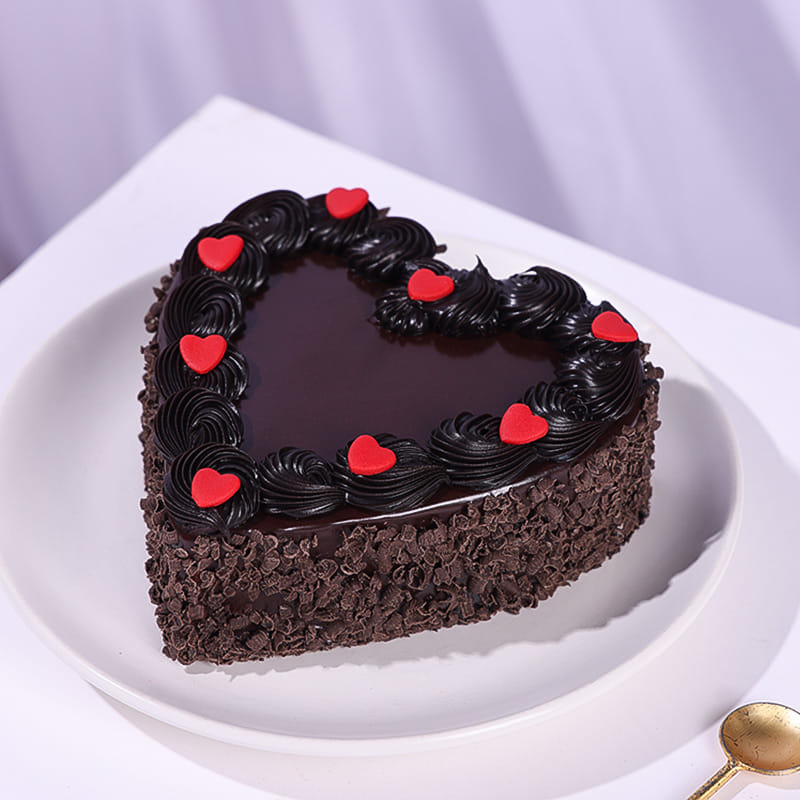 Rosy Romance Bouquet N Heart Choco Cake