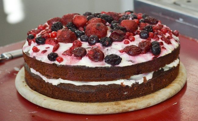 Cake Tips: How to Make Soft and Moist Chocolate Cake in a Frying Pan