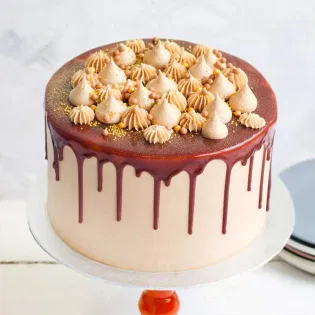 Salted Caramel Drip Cake