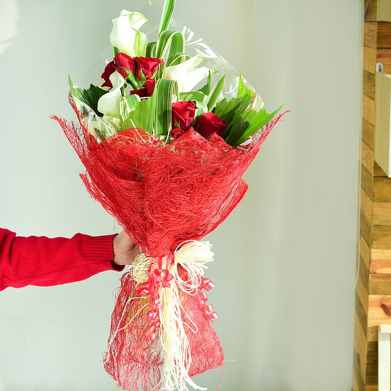 Sweet Sensation of Lilly and Roses