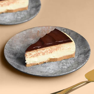 Silky Nutella Cheesecake Slice
