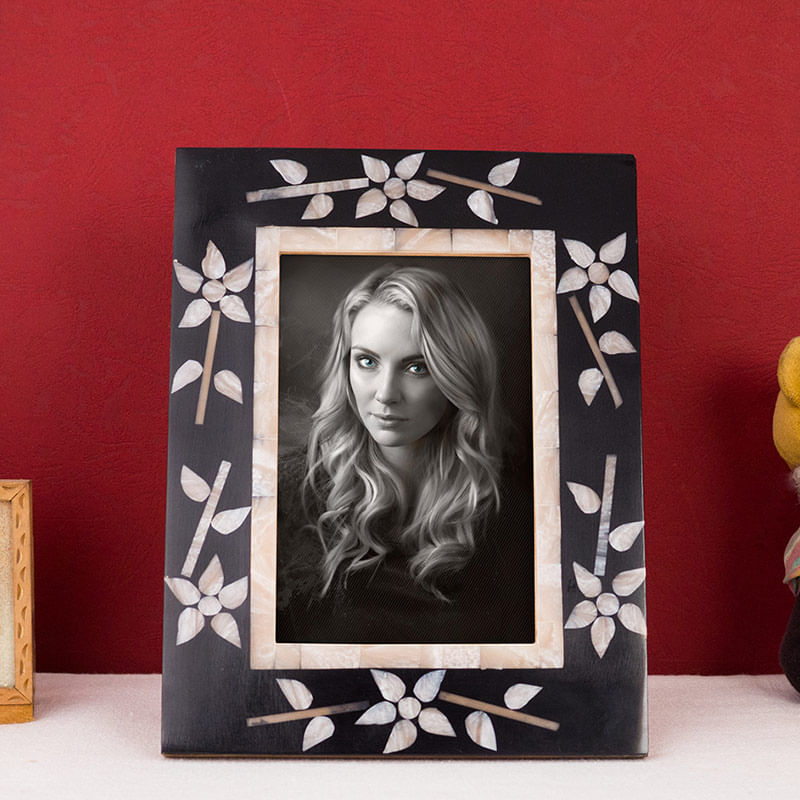 HandCrafted Black MOP Look Resin Photo Frame