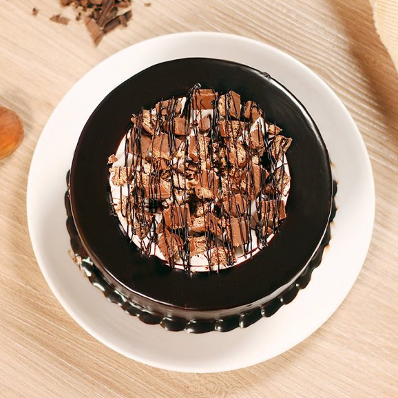 Choco Kitkat Eggless Cake Online