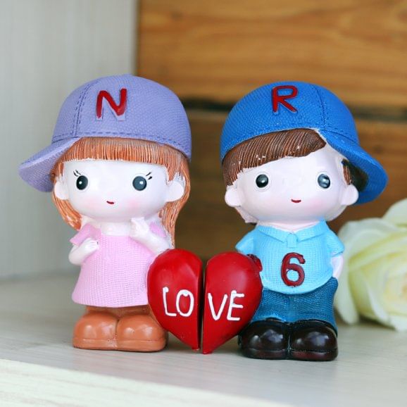 Valentines Love Couple Showpiece Gift
