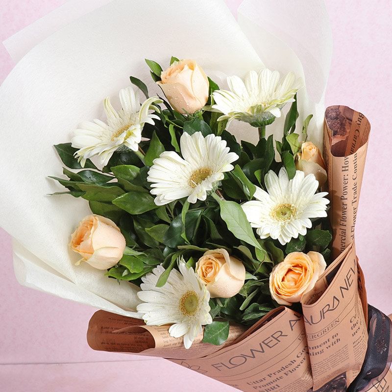 Summertime Happiness: Bouquet of white Gerberas and Pink Roses