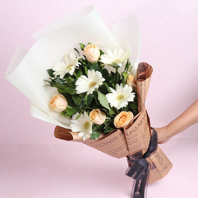 Summertime Happiness: Bouquet of white Gerberas and Pink Roses