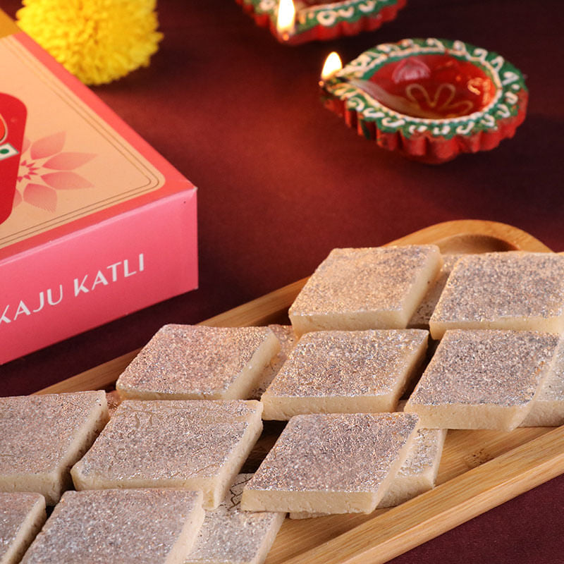 Sweet N Glowing Moments Festive Hamper