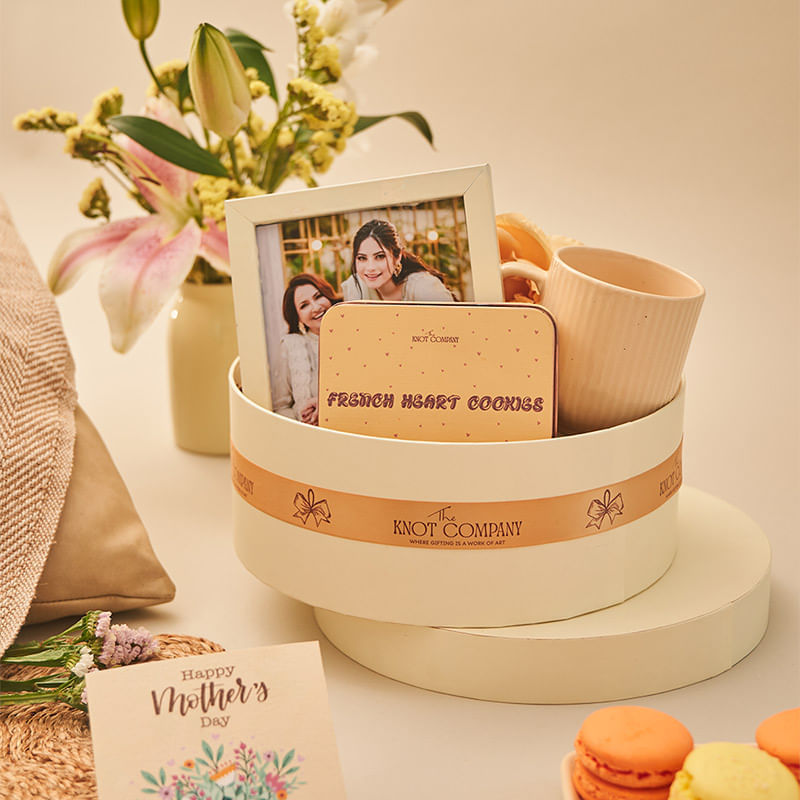 Sweet Sips N Memories Hamper For Mom