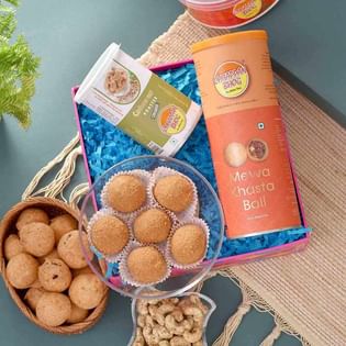 Sweets N Dry Fruit Hamper