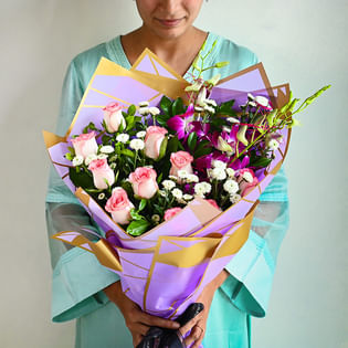 Tender Touch Bouquet: Flowers for Friends