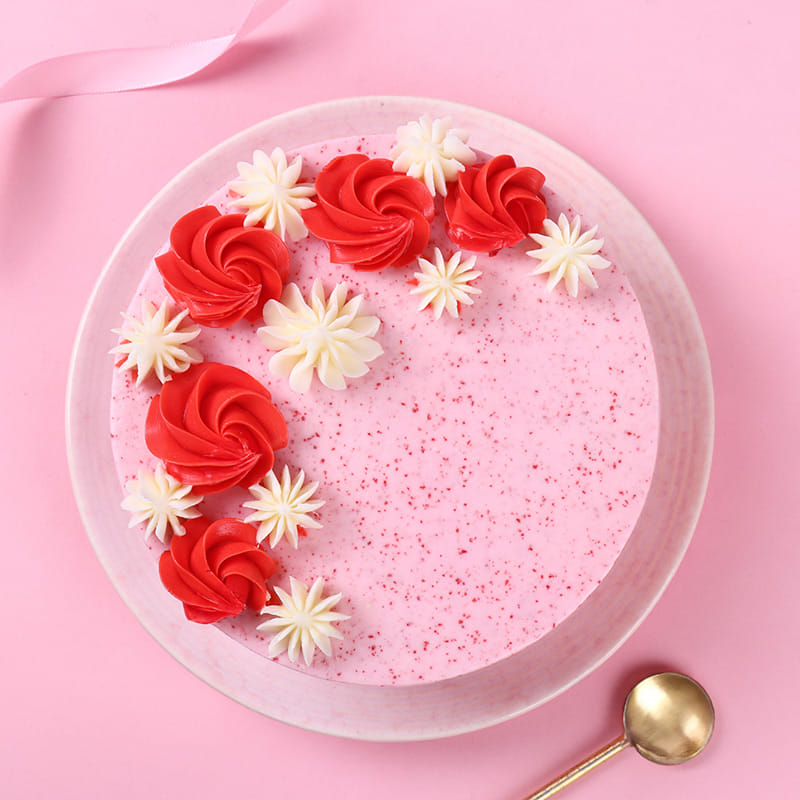 Textured Strawberry Swirls Cake