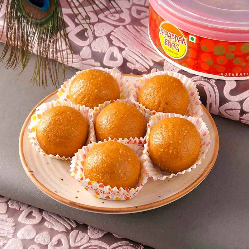 Send Simple Classisc Rakhi Combo in UAE