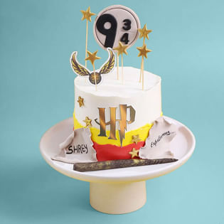 Magical Hogwarts Spell Cake