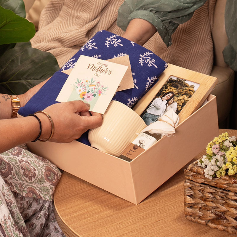 Timeless Love Personalised Mothers Day Hamper