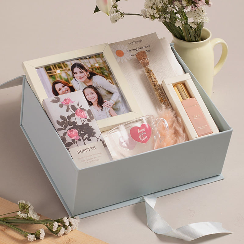 Token Of Love For Mom Gift Hamper