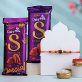 Traditional Rudraksha Rakhi With Chocolates