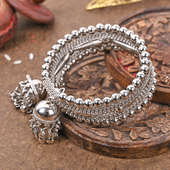 Online Bracelet Designer Rakhi Delivery in India