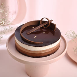 Order Premium Cakes by FlowerAura | Premium Cake Online Delivery
