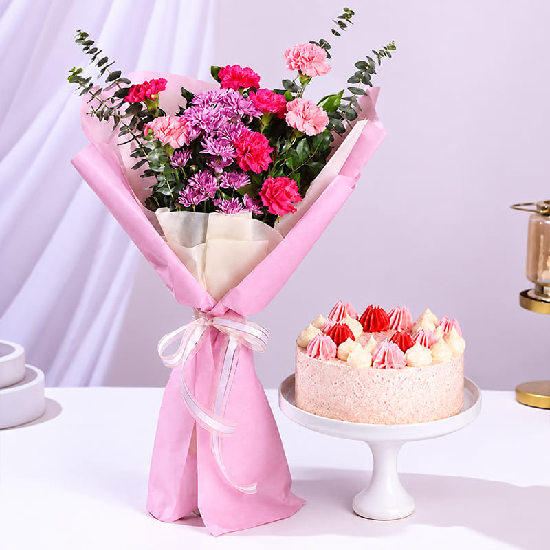 Twilight Blushing bouquet with vanilla cake