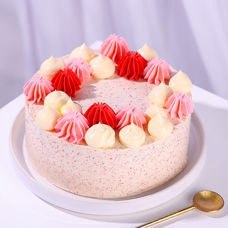 Twilight Blushing Bouquet With Vanilla Cake