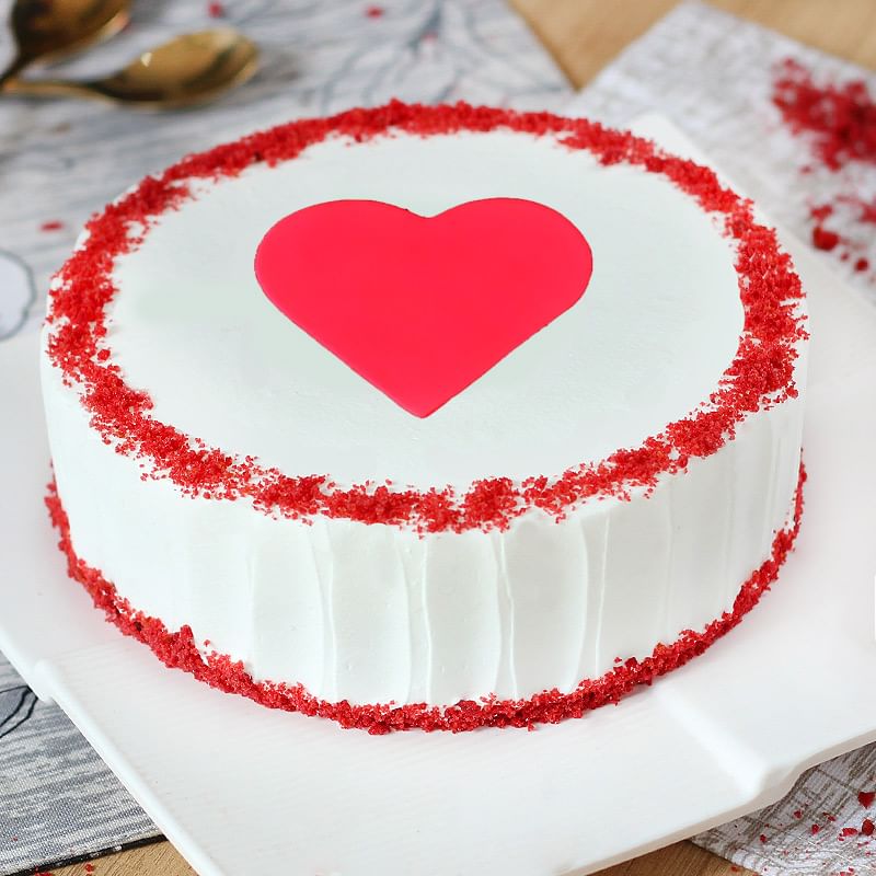 Anniversary Special Cake With A Fondant Heart