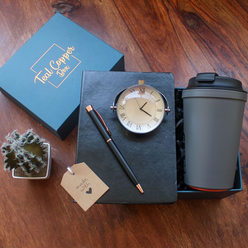 Travel Gifts Hamper : Best Gift for boyfriend