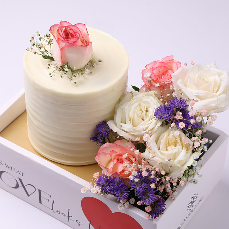 Vanilla Bento Cake N Roses Love Box