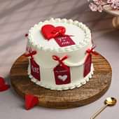 Vintage Style Valentine Cake