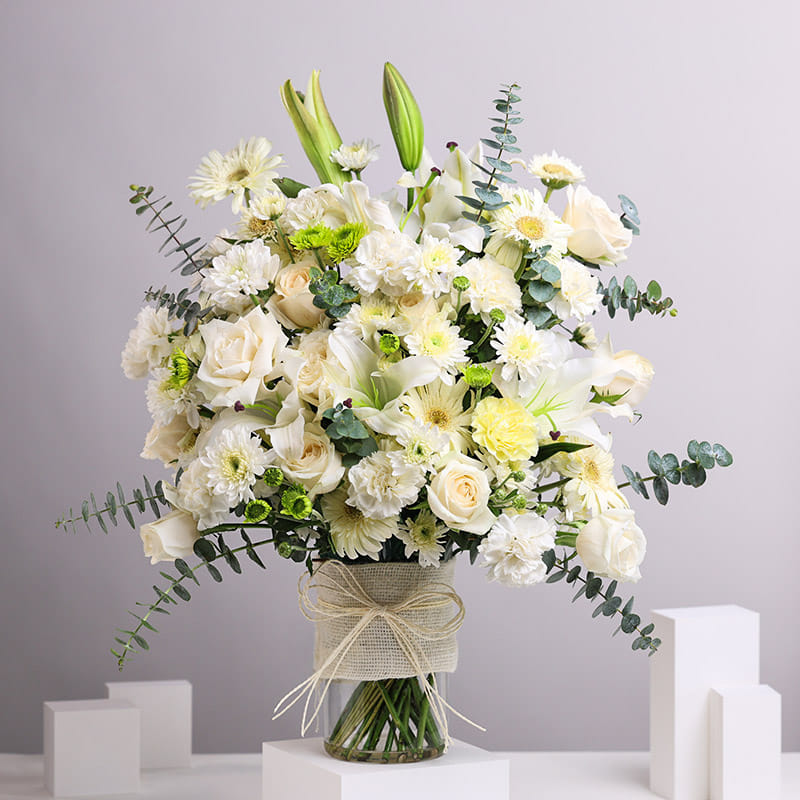 White Bloom Luxe