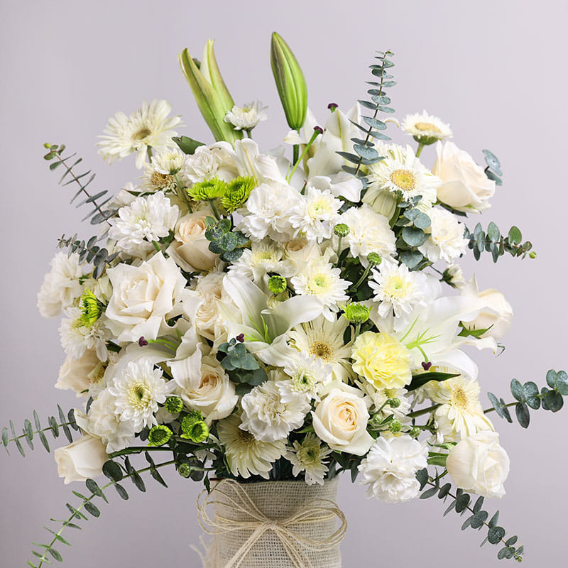 White Bloom Luxe