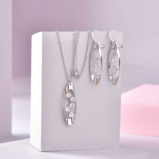 Women Watch N Jewellery Set For Valentines Day