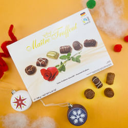 Decorative items for Christmas in Canada